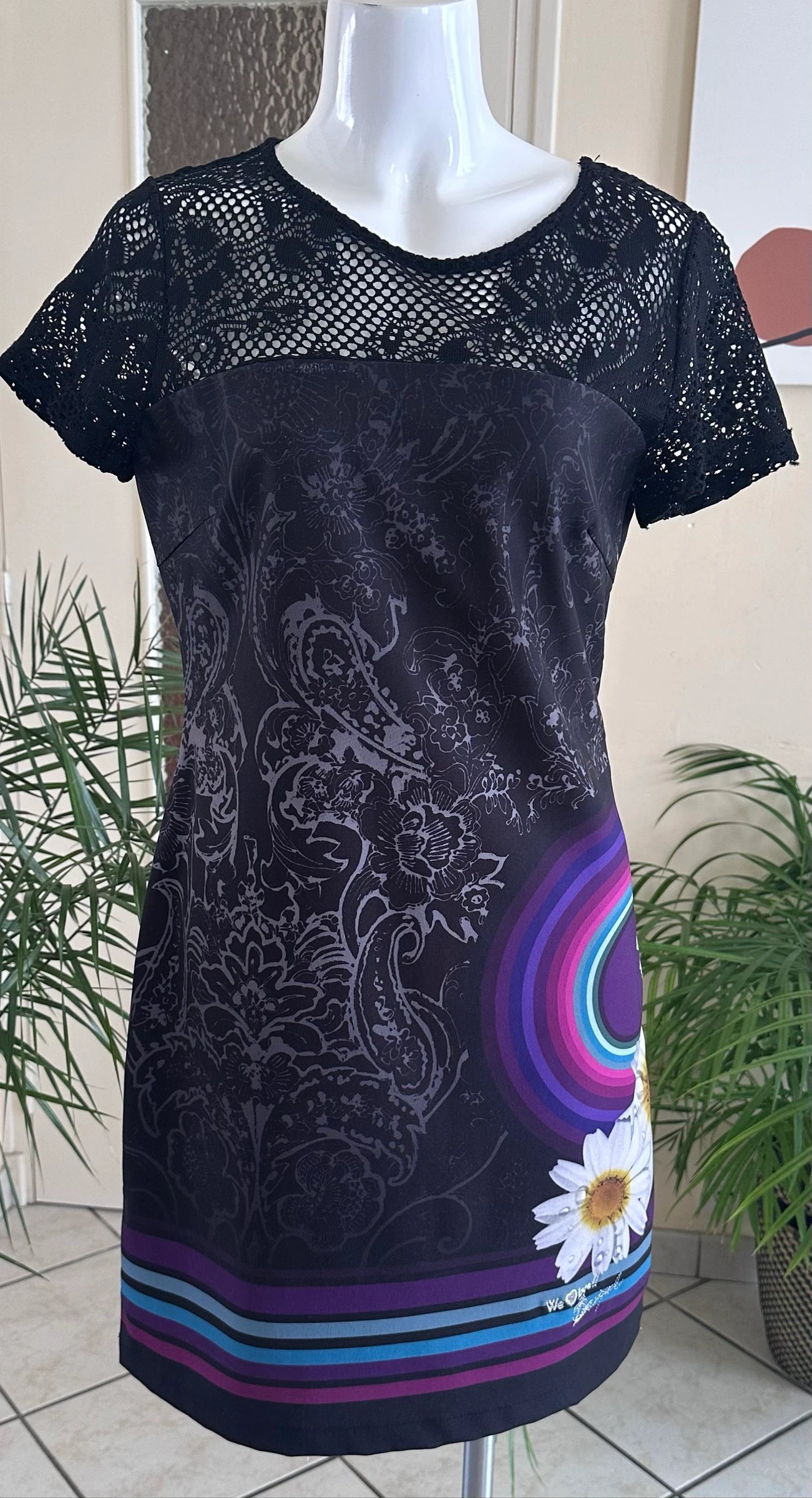 Robe Graphique Neuve Desigual – Modèle Doublé – Taille 42 – Jamais Portée
